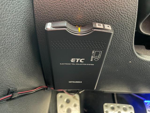 レガシィツーリングワゴン ターボ アイサイト Bカメラ リアスポイラー STIフロントリップ ビルシュタインサス マッキントシュ レーダークルーズ パドルシフト 電動シート ドラレコ STI18AW ETC(43枚目)