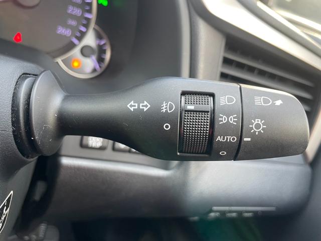 ＲＸ ＲＸ２００ｔ　バージョンＬ　ナビ　フルセグ　ブルーレイ　全方位カメラ　レーダークルーズ　ＨＵＤ　Ｐバックドア　全席電動／ヒーター　ベンチレーション　ＡＣ１００Ｖ　シーケンシャルウィンカー　ＥＴＣ２．０　ステアヒーター　トノカバー（17枚目）