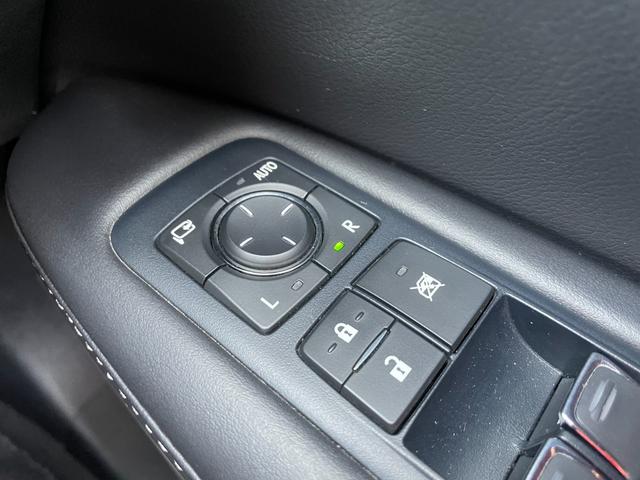 ＲＸ ＲＸ２００ｔ　バージョンＬ　ナビ　フルセグ　ブルーレイ　全方位カメラ　レーダークルーズ　ＨＵＤ　Ｐバックドア　全席電動／ヒーター　ベンチレーション　ＡＣ１００Ｖ　シーケンシャルウィンカー　ＥＴＣ２．０　ステアヒーター　トノカバー（28枚目）