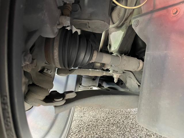 ご納車前に、自社工場で点検整備を行います♪車検の残っているお車は１２ヵ月点検の内容に沿って点検をいたします。