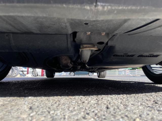 ご納車前に、自社工場で点検整備を行います♪車検の残っているお車は１２ヵ月点検の内容に沿って点検をいたします。