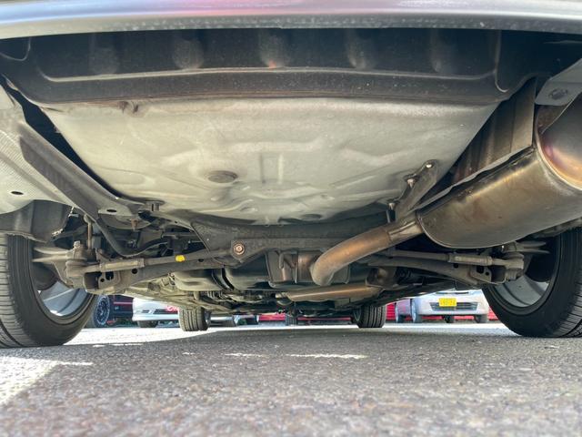 ご納車前に、自社工場で点検整備を行います♪車検の残っているお車は１２ヵ月点検の内容に沿って点検をいたします。