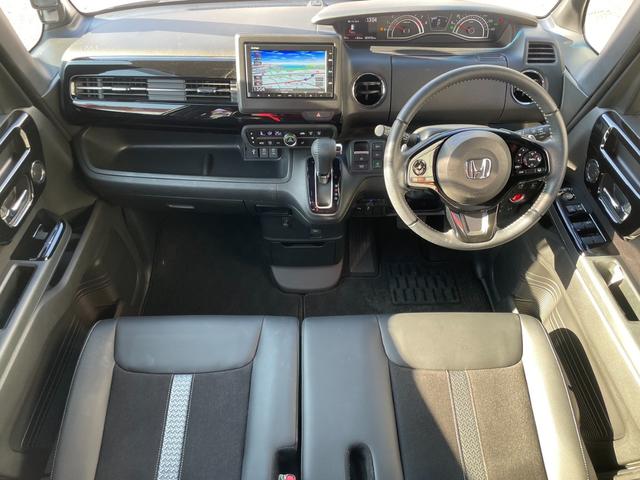 Ｎ－ＢＯＸカスタム Ｌターボ　衝突軽減Ｂ　ＬＫＡＳ　両側Ｐスライド　レーダークルーズ　障害物センサー　シートヒーター　Ａブレーキホールド　ハーフレザーシート　ＥＴＣ　スマートキー　シェードガラス　シートバックテーブル　純１５ＡＷ（4枚目）