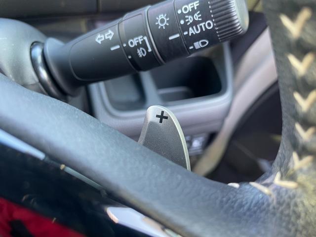 Ｎ－ＢＯＸカスタム Ｌターボ　衝突軽減Ｂ　ＬＫＡＳ　両側Ｐスライド　レーダークルーズ　障害物センサー　シートヒーター　Ａブレーキホールド　ハーフレザーシート　ＥＴＣ　スマートキー　シェードガラス　シートバックテーブル　純１５ＡＷ（12枚目）