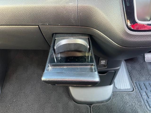 Ｎ－ＢＯＸカスタム Ｌターボ　衝突軽減Ｂ　ＬＫＡＳ　両側Ｐスライド　レーダークルーズ　障害物センサー　シートヒーター　Ａブレーキホールド　ハーフレザーシート　ＥＴＣ　スマートキー　シェードガラス　シートバックテーブル　純１５ＡＷ（29枚目）