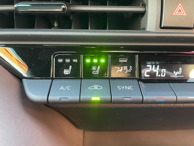 クラウンクロスオーバー Ｇアドバンスド・レザーパッケージ　衝突軽減Ｂ　パノラミックビューＭ　３眼ＬＥＤ　ＢＳＭ　ＨＵＤ　レーダークルーズ　デジタルインナーミラー　暖冷パワーシート　Ｐバックドア　ドラレコ　ＡＣ１００Ｖ　ワイヤレス充電　フルセグ　ＥＴＣ２．０（11枚目）