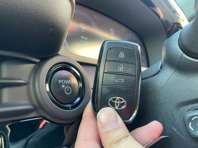 クラウンクロスオーバー Ｇアドバンスド・レザーパッケージ　衝突軽減Ｂ　パノラミックビューＭ　３眼ＬＥＤ　ＢＳＭ　ＨＵＤ　レーダークルーズ　デジタルインナーミラー　暖冷パワーシート　Ｐバックドア　ドラレコ　ＡＣ１００Ｖ　ワイヤレス充電　フルセグ　ＥＴＣ２．０（13枚目）