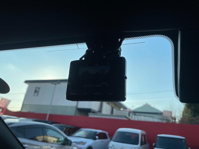 クラウンクロスオーバー Ｇアドバンスド・レザーパッケージ　衝突軽減Ｂ　パノラミックビューＭ　３眼ＬＥＤ　ＢＳＭ　ＨＵＤ　レーダークルーズ　デジタルインナーミラー　暖冷パワーシート　Ｐバックドア　ドラレコ　ＡＣ１００Ｖ　ワイヤレス充電　フルセグ　ＥＴＣ２．０（24枚目）