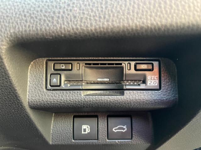 クラウンクロスオーバー Ｇアドバンスド・レザーパッケージ　衝突軽減Ｂ　パノラミックビューＭ　３眼ＬＥＤ　ＢＳＭ　ＨＵＤ　レーダークルーズ　デジタルインナーミラー　暖冷パワーシート　Ｐバックドア　ドラレコ　ＡＣ１００Ｖ　ワイヤレス充電　フルセグ　ＥＴＣ２．０（26枚目）