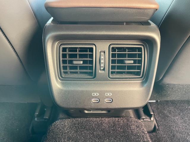 クラウンクロスオーバー Ｇアドバンスド・レザーパッケージ　衝突軽減Ｂ　パノラミックビューＭ　３眼ＬＥＤ　ＢＳＭ　ＨＵＤ　レーダークルーズ　デジタルインナーミラー　暖冷パワーシート　Ｐバックドア　ドラレコ　ＡＣ１００Ｖ　ワイヤレス充電　フルセグ　ＥＴＣ２．０（37枚目）