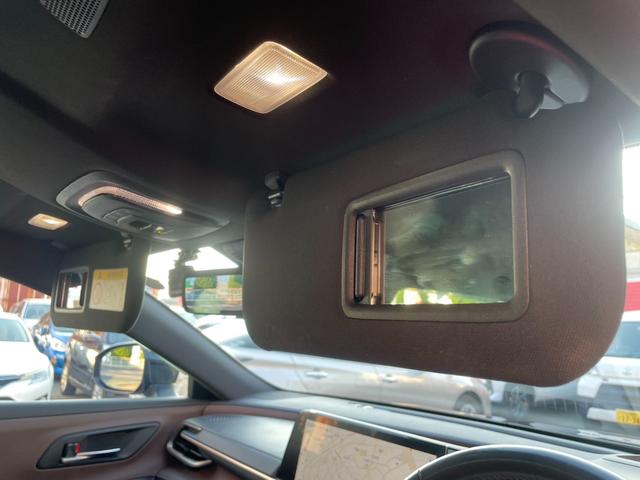 クラウンクロスオーバー Ｇアドバンスド・レザーパッケージ　衝突軽減Ｂ　パノラミックビューＭ　３眼ＬＥＤ　ＢＳＭ　ＨＵＤ　レーダークルーズ　デジタルインナーミラー　暖冷パワーシート　Ｐバックドア　ドラレコ　ＡＣ１００Ｖ　ワイヤレス充電　フルセグ　ＥＴＣ２．０（39枚目）