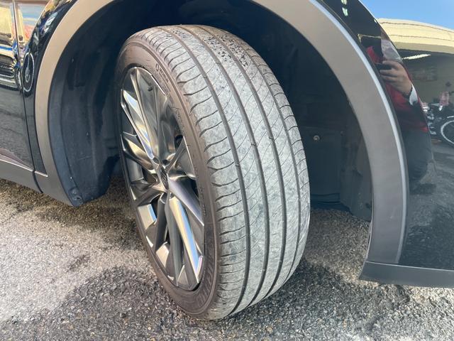 クラウンクロスオーバー Ｇアドバンスド・レザーパッケージ　衝突軽減Ｂ　パノラミックビューＭ　３眼ＬＥＤ　ＢＳＭ　ＨＵＤ　レーダークルーズ　デジタルインナーミラー　暖冷パワーシート　Ｐバックドア　ドラレコ　ＡＣ１００Ｖ　ワイヤレス充電　フルセグ　ＥＴＣ２．０（46枚目）