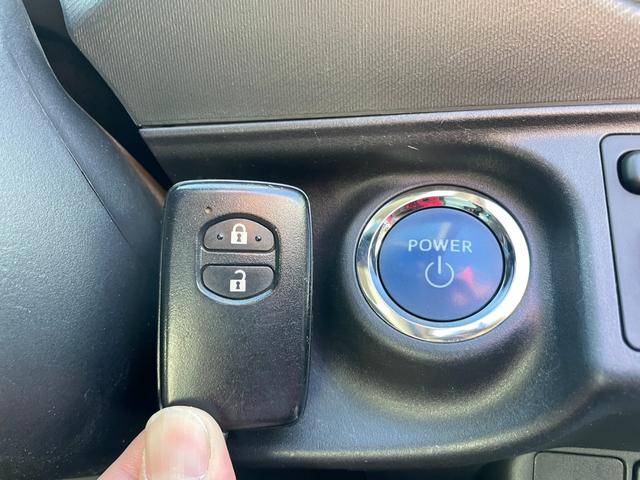 アクア Ｓ　Ｂカメラ　スマートキー　ワンセグ　オート付ライト　オートエアコン　ＥＴＣ　ウィンカーミラー　ライトレベライザー　バニティミラー　外１５ＡＷ（9枚目）