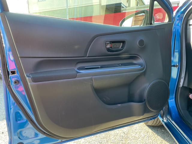 アクア Ｓ　Ｂカメラ　スマートキー　ワンセグ　オート付ライト　オートエアコン　ＥＴＣ　ウィンカーミラー　ライトレベライザー　バニティミラー　外１５ＡＷ（20枚目）