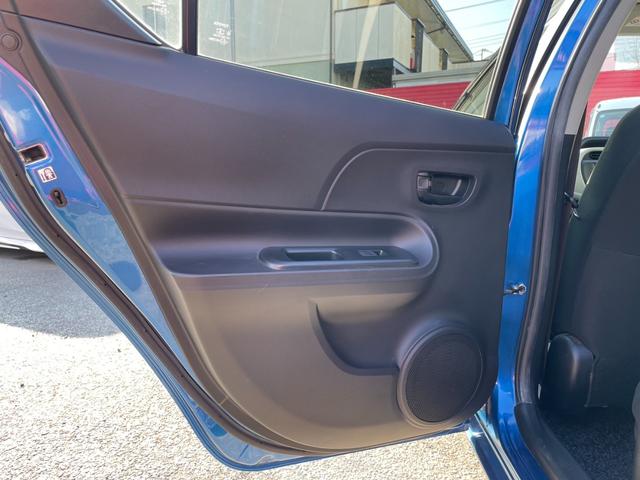 アクア Ｓ　Ｂカメラ　スマートキー　ワンセグ　オート付ライト　オートエアコン　ＥＴＣ　ウィンカーミラー　ライトレベライザー　バニティミラー　外１５ＡＷ（22枚目）