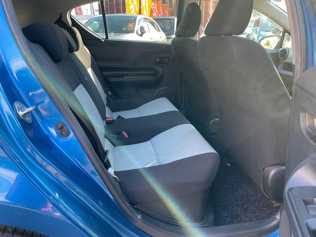 アクア Ｓ　Ｂカメラ　スマートキー　ワンセグ　オート付ライト　オートエアコン　ＥＴＣ　ウィンカーミラー　ライトレベライザー　バニティミラー　外１５ＡＷ（24枚目）