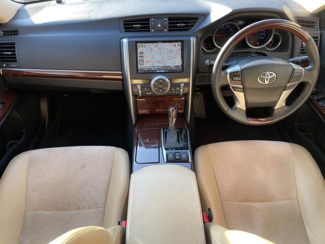 マークＸ プレミアム　アルパイン８型ナビ　フルセグ　Ｂカメラ　車高調　社外１９インチアルミ　クルコン　シートヒーター　パワーシート　シェードガラス　ウッドコンビステリモ　オート付ＨＩＤ　ＬＥＤフォグ　ビルトインＥＴＣ（4枚目）