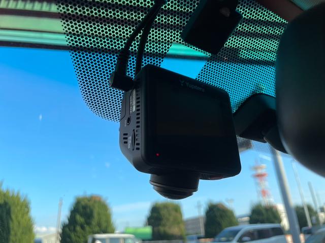 マークＸ プレミアム　アルパイン８型ナビ　フルセグ　Ｂカメラ　車高調　社外１９インチアルミ　クルコン　シートヒーター　パワーシート　シェードガラス　ウッドコンビステリモ　オート付ＨＩＤ　ＬＥＤフォグ　ビルトインＥＴＣ（17枚目）