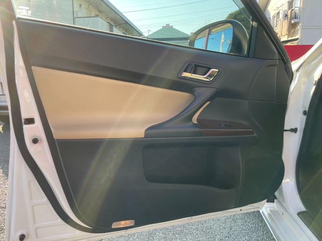 マークＸ プレミアム　アルパイン８型ナビ　フルセグ　Ｂカメラ　車高調　社外１９インチアルミ　クルコン　シートヒーター　パワーシート　シェードガラス　ウッドコンビステリモ　オート付ＨＩＤ　ＬＥＤフォグ　ビルトインＥＴＣ（38枚目）