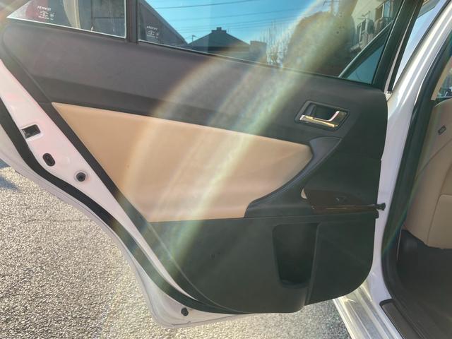 マークＸ プレミアム　アルパイン８型ナビ　フルセグ　Ｂカメラ　車高調　社外１９インチアルミ　クルコン　シートヒーター　パワーシート　シェードガラス　ウッドコンビステリモ　オート付ＨＩＤ　ＬＥＤフォグ　ビルトインＥＴＣ（40枚目）