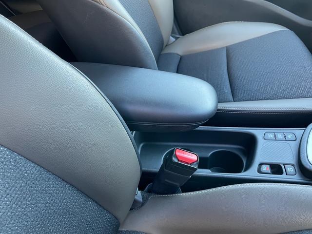 ヤリスクロス ワンオーナー パノラミックビューモニター アドバンストパーク BSM レーダークルーズ シートヒーター ステアヒーター AC100V ETC2.0 前後ドラレコ アームレスト ハーフレザー 純18AW(25枚目)