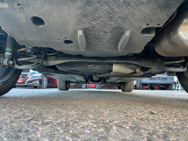 ヤリスクロス ワンオーナー パノラミックビューモニター アドバンストパーク BSM レーダークルーズ シートヒーター ステアヒーター AC100V ETC2.0 前後ドラレコ アームレスト ハーフレザー 純18AW(43枚目)