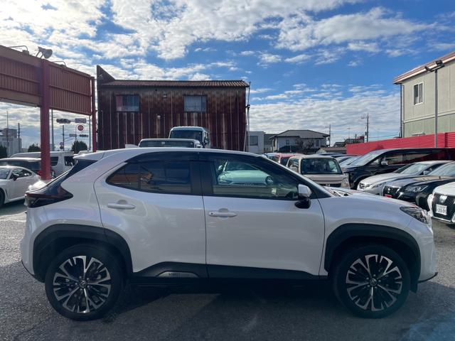 ヤリスクロス ワンオーナー パノラミックビューモニター アドバンストパーク BSM レーダークルーズ シートヒーター ステアヒーター AC100V ETC2.0 前後ドラレコ アームレスト ハーフレザー 純18AW(51枚目)