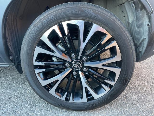 ヤリスクロス ワンオーナー パノラミックビューモニター アドバンストパーク BSM レーダークルーズ シートヒーター ステアヒーター AC100V ETC2.0 前後ドラレコ アームレスト ハーフレザー 純18AW(60枚目)