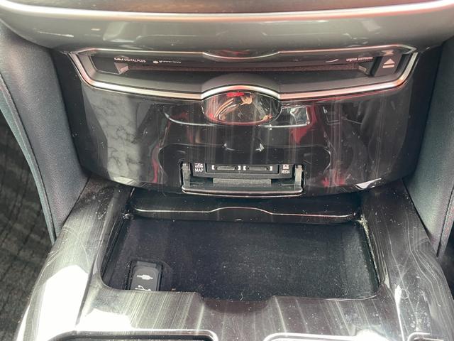 クラウンハイブリッド アスリートＳ　Ｂカメラ　プリクラッシュセーフティ　ＬＤＡ　レーダークルーズ　障害物センサー　ハンドル／シートヒーター　Ａ防眩ミラー　シェードガラス　純１７ＡＷ　パワーシート　ＥＴＣ（27枚目）