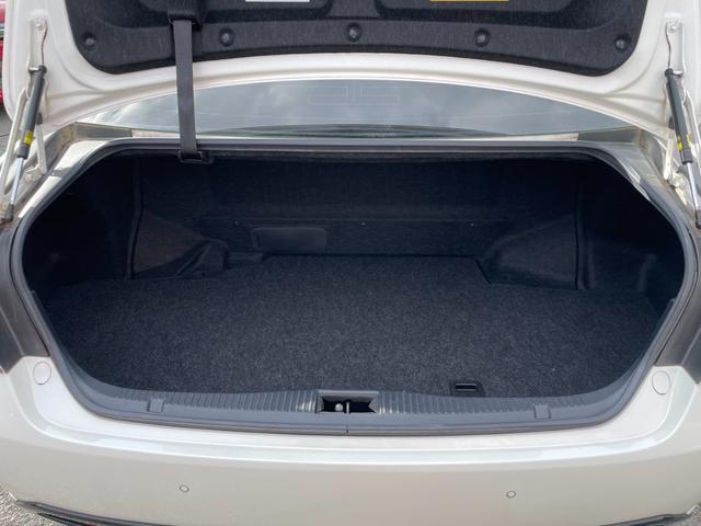 クラウンハイブリッド アスリートＳ　Ｂカメラ　プリクラッシュセーフティ　ＬＤＡ　レーダークルーズ　障害物センサー　ハンドル／シートヒーター　Ａ防眩ミラー　シェードガラス　純１７ＡＷ　パワーシート　ＥＴＣ（36枚目）