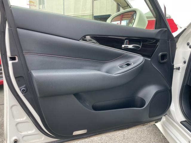 クラウンハイブリッド アスリートＳ　Ｂカメラ　プリクラッシュセーフティ　ＬＤＡ　レーダークルーズ　障害物センサー　ハンドル／シートヒーター　Ａ防眩ミラー　シェードガラス　純１７ＡＷ　パワーシート　ＥＴＣ（41枚目）