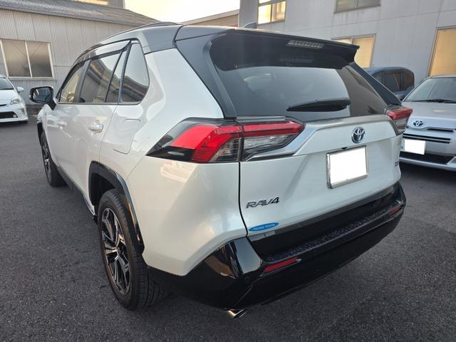ＲＡＶ４ ＰＨＶ Ｚ　ワンオーナー　ユーザー仕入れ車両（3枚目）