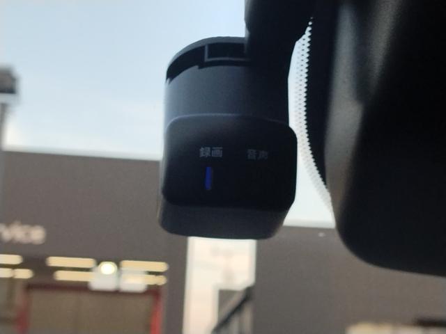 ノート オーテック　純正ナビ　全方位カメラ　衝突被害軽減ブレーキ　障害物センサー　プロパイロット　前後ドライブレコダー　ＬＥＤヘッドランプ　ＥＴＣ　デジタルルームミラー　禁煙車　ワンオーナー（24枚目）