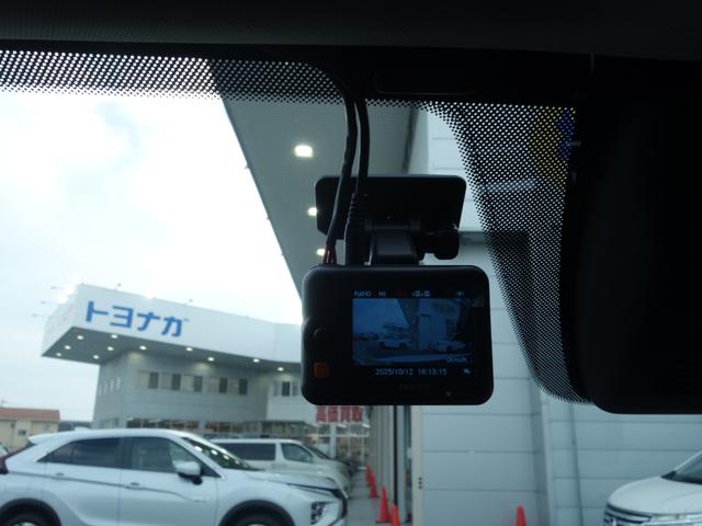 ＣＸ－５ ＸＤ　ブラックセレクション　マツダコネクト　ナビＴＶ付　３６０度カメラ　ドラレコ前後　ＥＴＣ　フロアマット　純正１９ＡＷ　ＡＣＣ　ＢＳＭ　パワーバックドア　シートヒーター　ステアリングヒーター　新車保証継承付（18枚目）