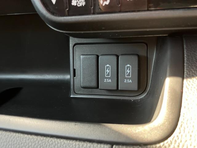 Ｎ－ＢＯＸカスタム Ｌ　９型フルセグナビ　バックカメラ　ＥＴＣ　ＬＥＤヘッド　ＡＣＣ　シートヒーター　レーンキープ　オートハイビーム　Ｂｌｕｅｔｏｏｔｈ　新品フロアマット　純正アルミ　プッシュスタート　ＣＴＢＡ　雹被害あり（23枚目）