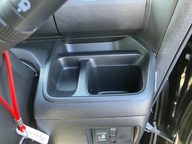 Ｎ－ＢＯＸカスタム Ｌ　９型フルセグナビ　バックカメラ　ＥＴＣ　ＬＥＤヘッド　ＡＣＣ　シートヒーター　レーンキープ　オートハイビーム　Ｂｌｕｅｔｏｏｔｈ　新品フロアマット　純正アルミ　プッシュスタート　ＣＴＢＡ　雹被害あり（29枚目）