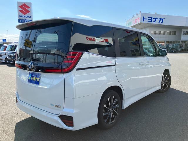 TOYOTA NOAH HYBRID S-Z
