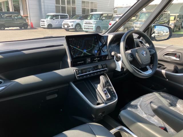 TOYOTA NOAH HYBRID S-Z