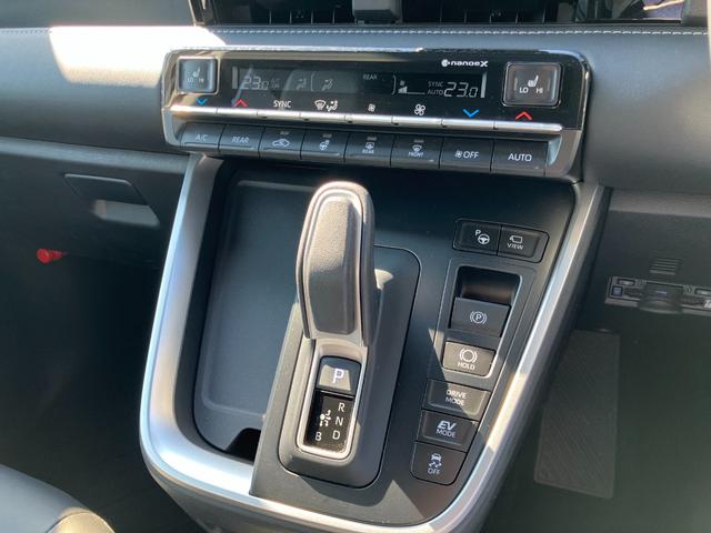 TOYOTA NOAH HYBRID S-Z