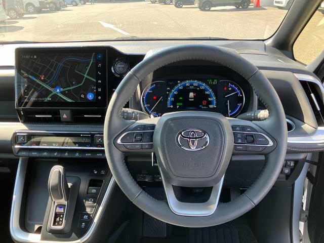 TOYOTA NOAH HYBRID S-Z