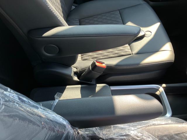 TOYOTA NOAH HYBRID S-Z