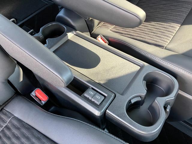 TOYOTA NOAH HYBRID S-Z