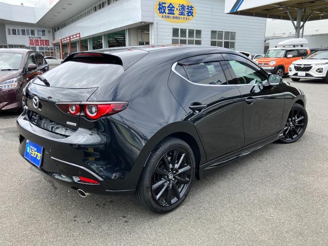 MAZDA3ファストバック 20S レトロスポーツエディション 10.25インチ ナビフルセグTV 360度ビューモニター オートエグゼエアロ BOSE ETC LEDライト SBS付 ACC BSM HUD マット バイザー 新車保証継承付(4枚目)