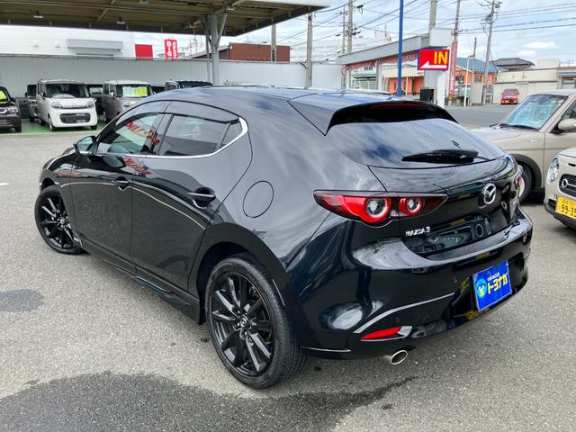 MAZDA3ファストバック 20S レトロスポーツエディション 10.25インチ ナビフルセグTV 360度ビューモニター オートエグゼエアロ BOSE ETC LEDライト SBS付 ACC BSM HUD マット バイザー 新車保証継承付(5枚目)