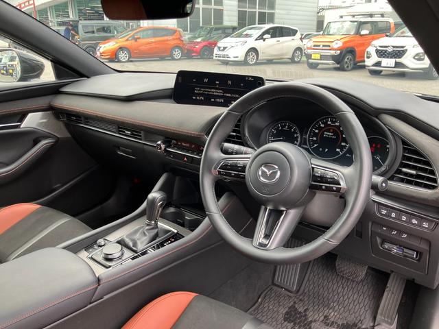 MAZDA3ファストバック 20S レトロスポーツエディション 10.25インチ ナビフルセグTV 360度ビューモニター オートエグゼエアロ BOSE ETC LEDライト SBS付 ACC BSM HUD マット バイザー 新車保証継承付(7枚目)