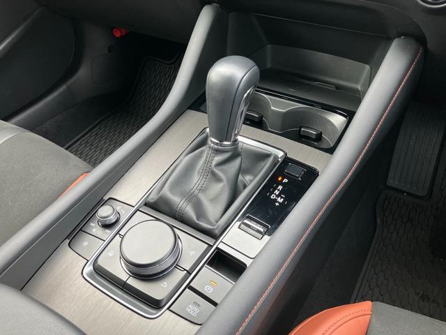 MAZDA3ファストバック 20S レトロスポーツエディション 10.25インチ ナビフルセグTV 360度ビューモニター オートエグゼエアロ BOSE ETC LEDライト SBS付 ACC BSM HUD マット バイザー 新車保証継承付(12枚目)
