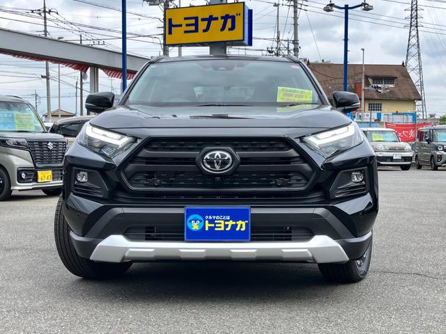 RAV4 ハイブリッドアドベンチャー 4WD 登録済み未使用車 新車保証継承付 10.5型ナビフルセグTV パノラミックビューモニター ムーンルーフ パワーバックドア デジタルインナーミラー AC100V BSM ACC(2枚目)