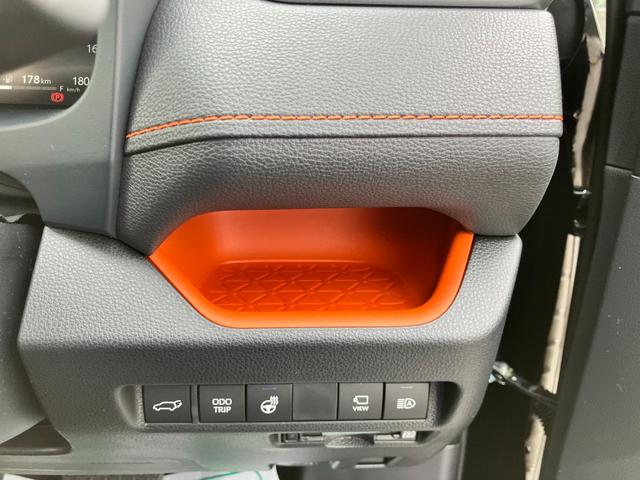 RAV4 ハイブリッドアドベンチャー 4WD 登録済み未使用車 新車保証継承付 10.5型ナビフルセグTV パノラミックビューモニター ムーンルーフ パワーバックドア デジタルインナーミラー AC100V BSM ACC(38枚目)