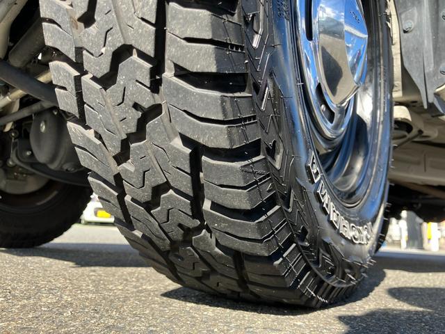 ジムニー XC ワンオーナー 4AT ダムドルーツキット付 社外アルミ マッドタイヤ ルーフブラック塗装 8インチナビTV バックカメラ ETC 純正ドラレコ前後 走行18631KM DSBS付 LEDライト(43枚目)