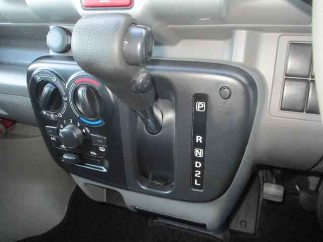 エブリイ ＰＣリミテッド　７インチナビ　ワンセグＴＶ　キーレス　ドラレコ　フロアマット　ドアバイザー　パワーウィンドー　タイヤ４本新品交換　雹凹み（9枚目）